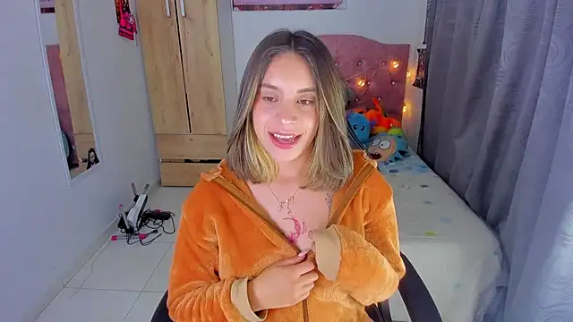 saralolo420 online show from January 2025 01:18:02 AM