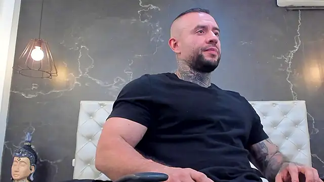 Snapshot of BruceDallas chatting on December 2024 03:10:02 AM BruceDallas online show from December 2024 03:10:02 AM