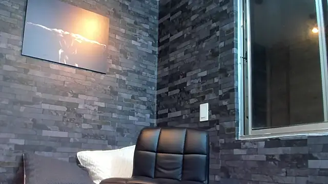 Snapshot of BruceDallas chatting on October 2025 11:14:02 PM BruceDallas online show from October 2025 11:14:02 PM