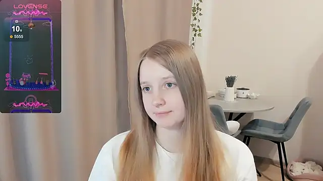 Snapshot of Alyaley chatting on October 2025 10:12:02 AM Alyaley online show from October 2025 10:12:02 AM