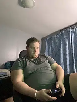 Snapshot of Lukeyboy027 chatting on December 2025 09:46:02 PM Lukeyboy027 online show from December 2025 09:46:02 PM