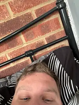 Snapshot of Lukeyboy027 chatting on April 2026 11:37:01 AM Lukeyboy027 online show from April 2026 11:37:01 AM