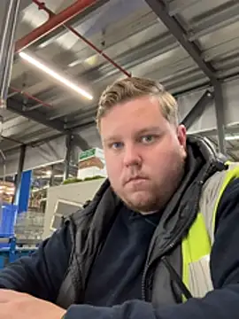 Snapshot of Lukeyboy027 chatting on April 2026 09:15:01 AM Lukeyboy027 online show from April 2026 09:15:01 AM