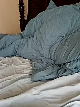 Snapshot of momentum2023 chatting on November 2025 03:01:02 PM momentum2023 online show from November 2025 03:01:02 PM