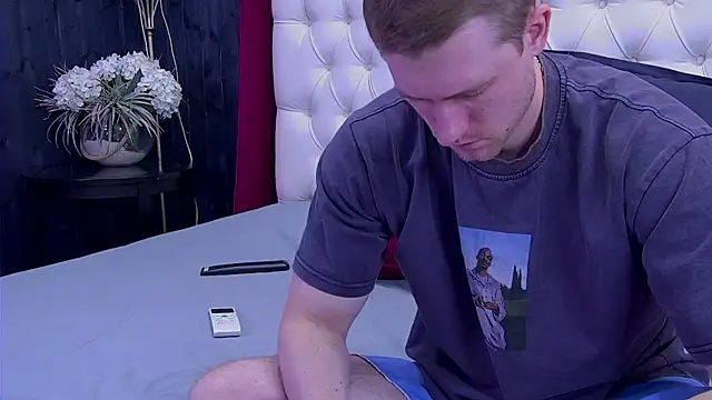 EthanPinkman online show from September 2025 04:50:01 AM