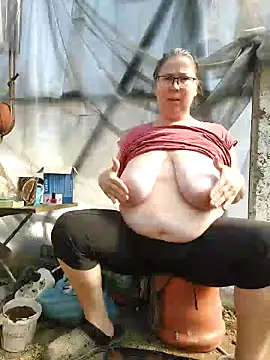 Snapshot of EmmaSquirt chatting on March 2025 11:38:02 AM EmmaSquirt online show from March 2025 11:38:02 AM