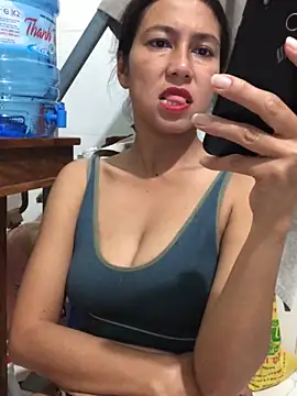 Snapshot of 2HotAsain4u chatting on January 2025 02:41:01 PM 2HotAsain4u online show from January 2025 02:41:01 PM