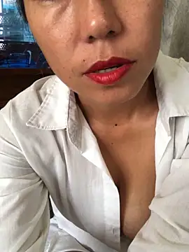 Snapshot of 2HotAsain4u chatting on January 2025 01:53:02 AM 2HotAsain4u online show from January 2025 01:53:02 AM