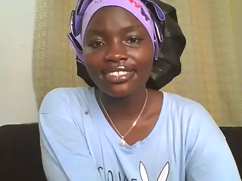 Snapshot of Mon_cherrie_ chatting on January 2026 02:58:02 AM Mon cherrie online show from January 2026 02:58:02 AM