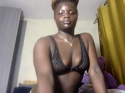 Snapshot of Mon_cherrie_ chatting on March 2026 01:44:01 AM Mon cherrie online show from March 2026 01:44:01 AM