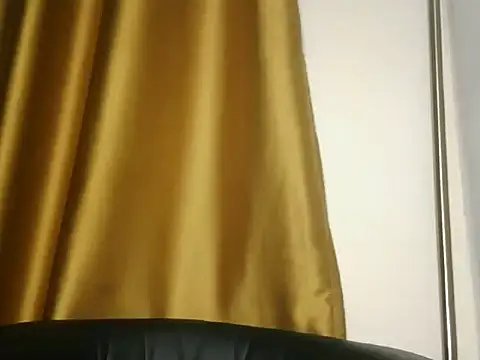 Snapshot of Mon_cherrie_ chatting on March 2026 02:27:02 AM Mon cherrie online show from March 2026 02:27:02 AM