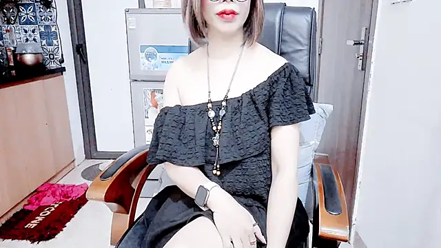 Miu-Le online show from December 2025 02:57:02 PM