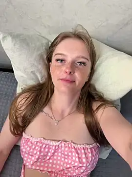 lovelly molly online show from May 2026 04:25:01 PM