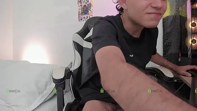 Snapshot of ronaldmq20 chatting on January 2026 01:00:02 AM ronaldmq20 online show from January 2026 01:00:02 AM