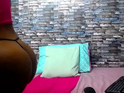 Snapshot of Amazingboodie chatting on December 2024 12:19:01 AM Amazingboodie online show from December 2024 12:19:01 AM