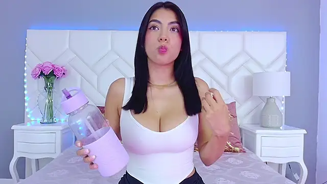 Snapshot of Julie_Bennet chatting on January 2025 06:42:01 AM Julie Bennet online show from January 2025 06:42:01 AM