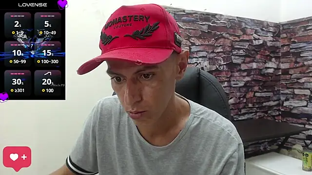 Snapshot of andy_dwels777 chatting on December 2024 10:30:01 PM andy dwels777 online show from December 2024 10:30:01 PM