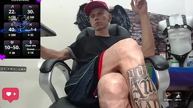 Snapshot of andy_dwels777 chatting on December 2024 09:18:02 PM andy dwels777 online show from December 2024 09:18:02 PM