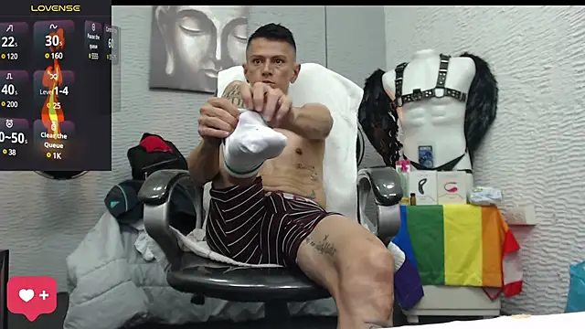 Snapshot of andy_dwels777 chatting on February 2025 10:31:01 PM andy dwels777 online show from February 2025 10:31:01 PM