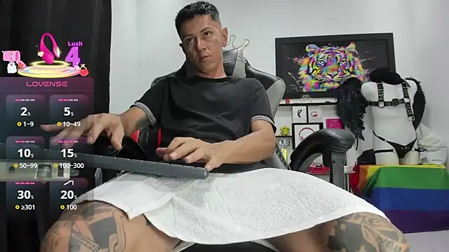 Snapshot of andy_dwels777 chatting on September 2025 09:47:02 PM andy dwels777 online show from September 2025 09:47:02 PM