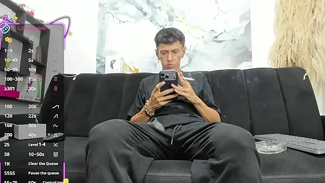 Snapshot of andy_dwels777 chatting on February 2026 09:56:02 PM andy dwels777 online show from February 2026 09:56:02 PM