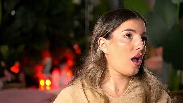 Snapshot of KellyMathews chatting on January 2026 01:11:01 AM KellyMathews online show from January 2026 01:11:01 AM