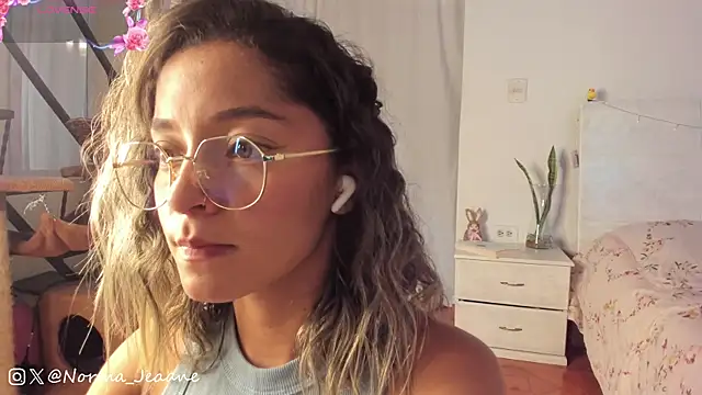 Norma-Jeaane online show from January 2025 04:50:02 PM