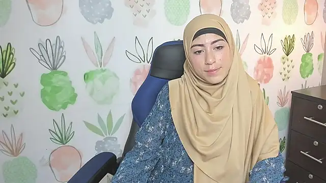 chaymae nah  online show from December 2024 08:05:01 AM