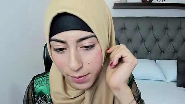 chaymae nah  online show from January 2025 11:49:01 AM