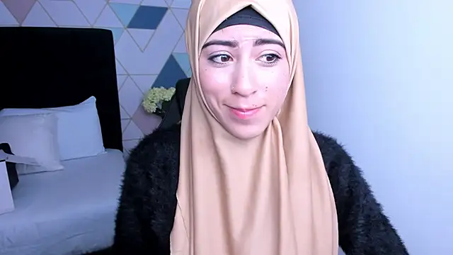 chaymae nah  online show from January 2025 03:21:01 PM