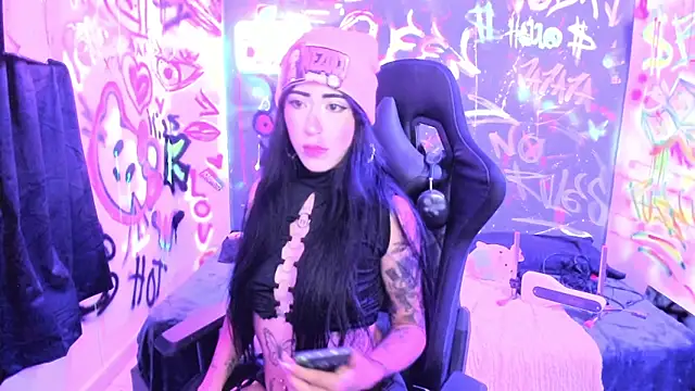 chaymae nah  online show from April 2026 03:10:01 AM