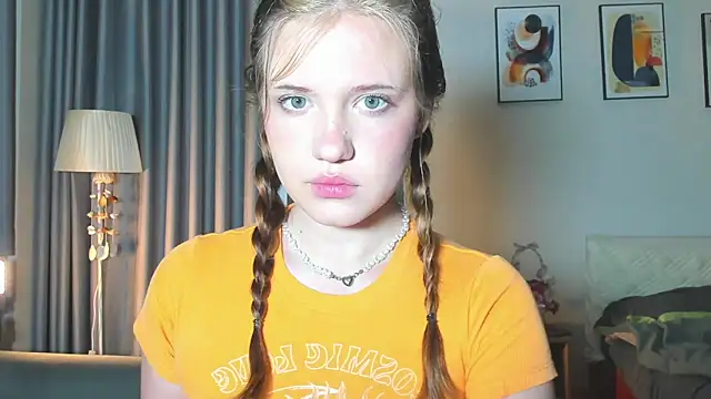 Snapshot of HanahCute chatting on February 2025 08:55:01 PM HanahCute online show from February 2025 08:55:01 PM