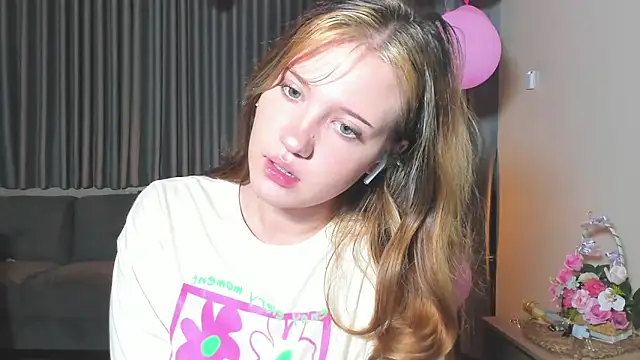 Snapshot of HanahCute chatting on March 2025 07:32:01 PM HanahCute online show from March 2025 07:32:01 PM