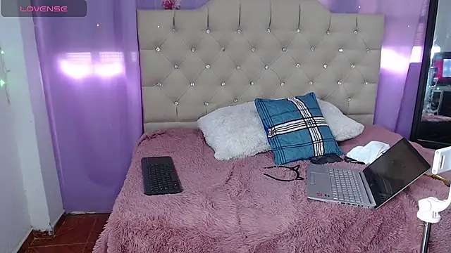 Snapshot of ameliefederline11 chatting on March 2025 08:48:02 PM ameliefederline11 online show from March 2025 08:48:02 PM