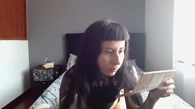 Emilia 1995 online show from September 2025 01:36:01 PM