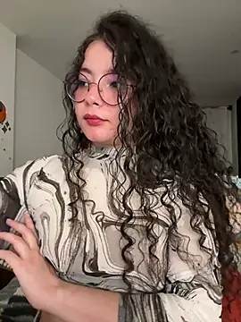 Snapshot of Antoniart_ chatting on March 2025 02:10:02 AM Antoniart online show from March 2025 02:10:02 AM