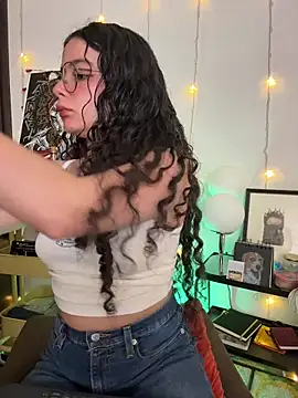 Snapshot of Antoniart_ chatting on November 2025 01:38:01 AM Antoniart online show from November 2025 01:38:01 AM