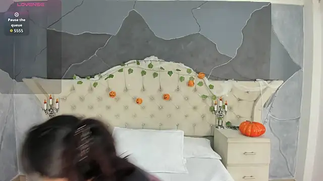 AmberGreyy  online show from October 2025 05:25:01 PM