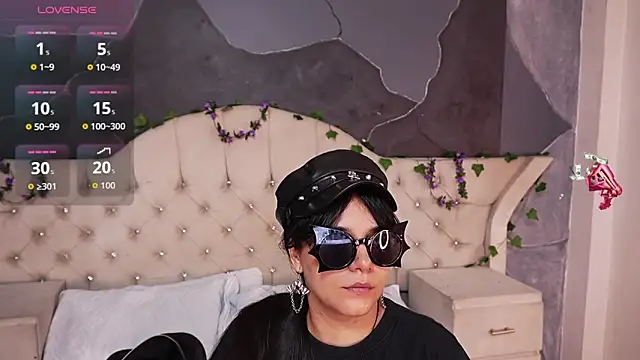 Snapshot of AmberGreyy_ chatting on April 2026 01:54:02 PM AmberGreyy online show from April 2026 01:54:02 PM