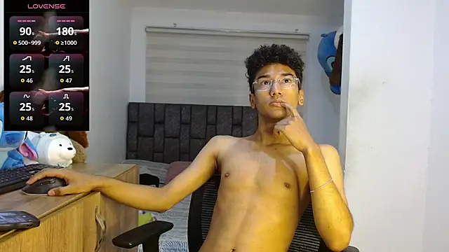 Snapshot of harrytwink18 chatting on September 2025 04:07:01 PM harrytwink18 online show from September 2025 04:07:01 PM