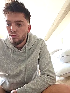 Snapshot of incr18 chatting on February 2026 12:12:01 PM incr18 online show from February 2026 12:12:01 PM