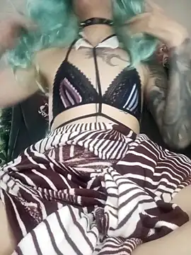 Devilnia9 online show from December 2025 05:31:02 PM