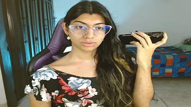 engielphoenis14 online show from December 2025 02:30:01 AM