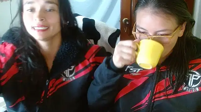 Snapshot of clayre_and_jill chatting on December 2024 05:18:02 AM clayre and jill online show from December 2024 05:18:02 AM