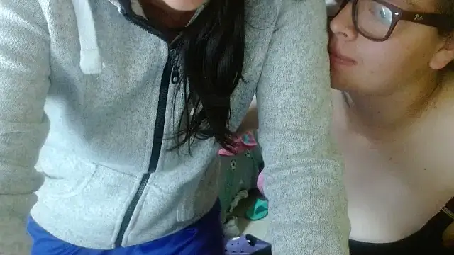 Snapshot of clayre_and_jill chatting on October 2025 04:43:02 AM clayre and jill online show from October 2025 04:43:02 AM