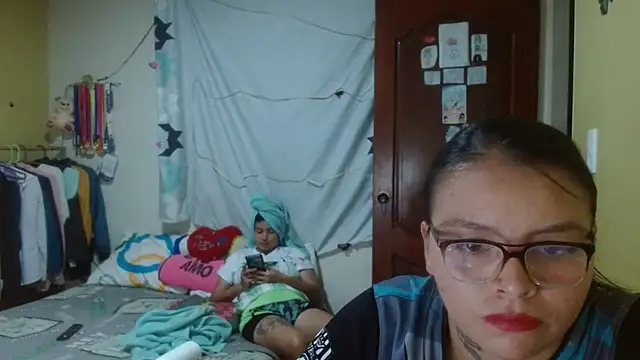 Snapshot of clayre_and_jill chatting on November 2025 04:35:01 AM clayre and jill online show from November 2025 04:35:01 AM