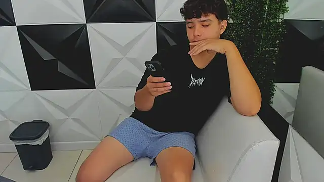 Dani cumboy online show from October 2025 01:53:02 PM