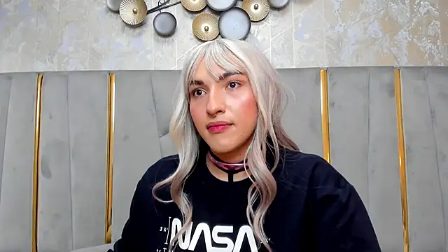 TomLondon  online show from January 2025 06:07:01 PM