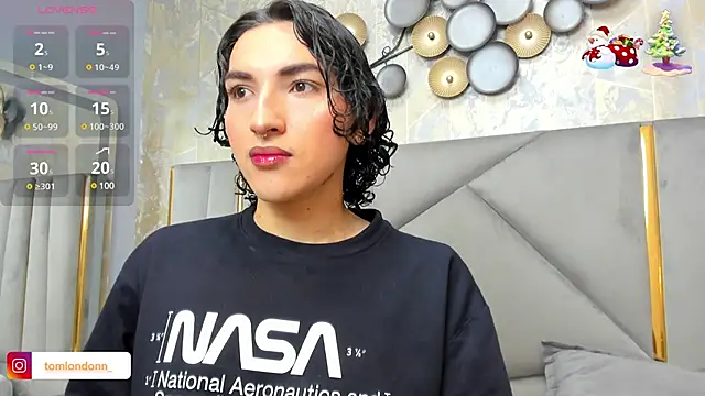 TomLondon  online show from January 2025 11:44:02 AM