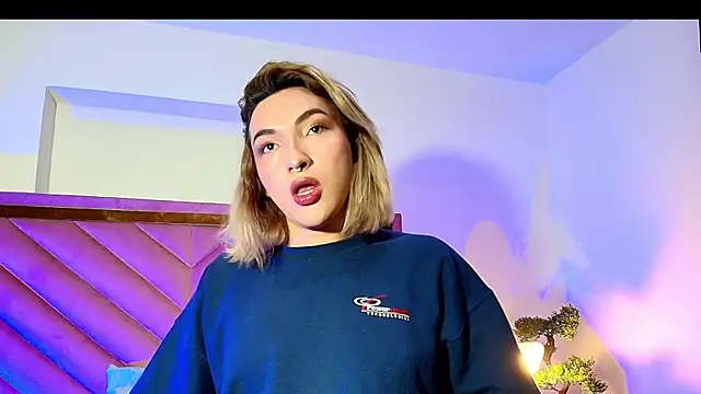 TomLondon  online show from September 2025 12:17:02 PM